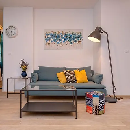 Apartman Kateive هفار