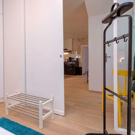 Apartman Kateive شقة