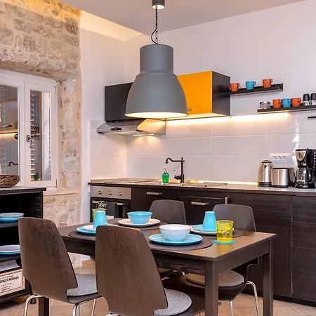 Apartman Kateive *