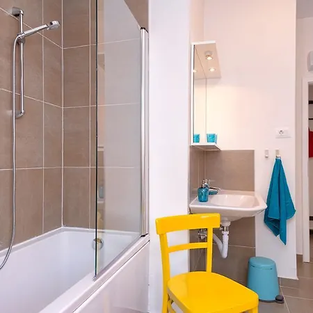 Apartman Kateive * هفار