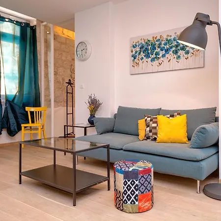 Apartman Kateive شقة هفار