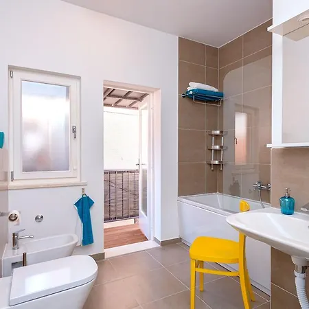 Apartman Kateive شقة