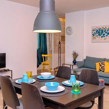 Apartman Kateive شقة *
